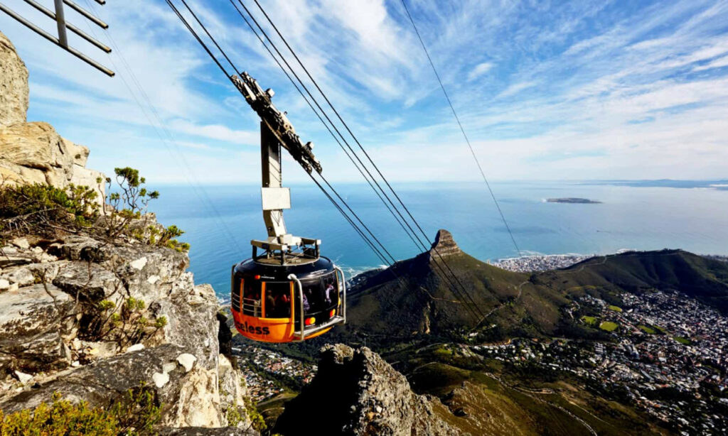 Table Mountain Aerial Cableway Experience – Bird’s-Eye View of Cape Town